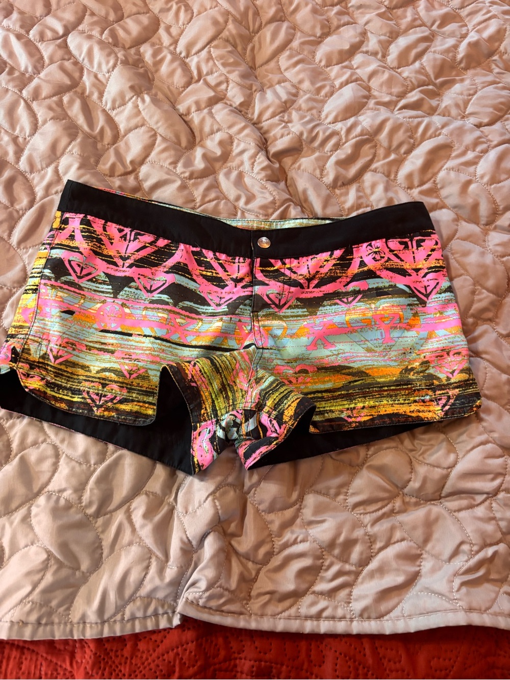 Women’s Reversible Roxy Board Shorts - Picture 2 of 4